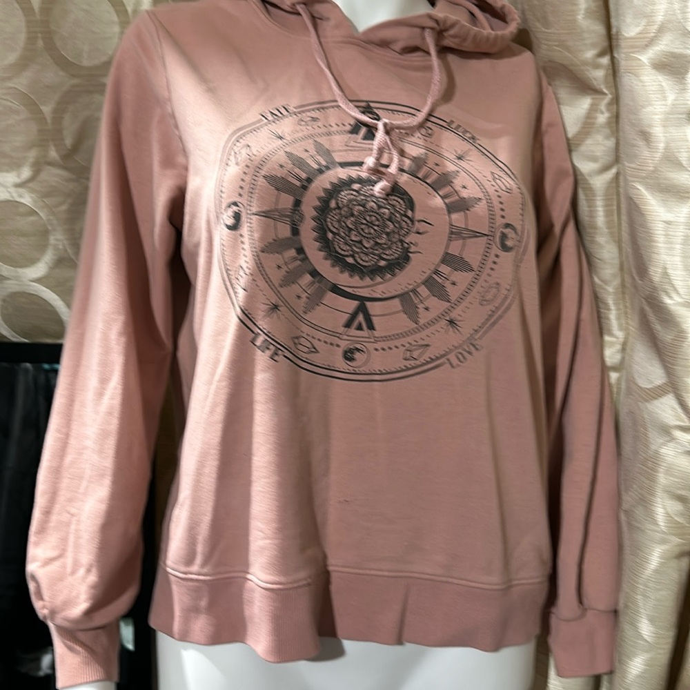U2B pink sweater